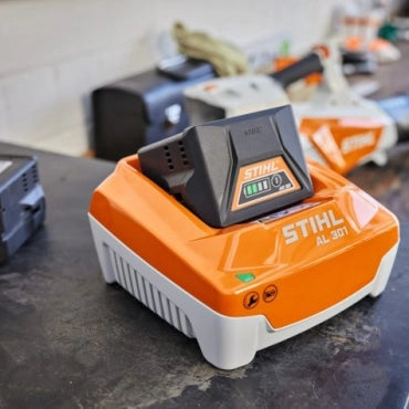 Chargeur de batterie rapide STIHL AL 301 Vitiwald