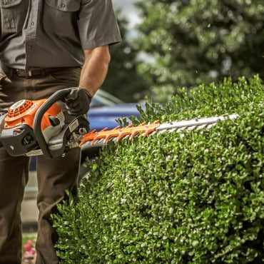 Taille-haies thermique STIHL HS 82 R version rabattage Vitiwald